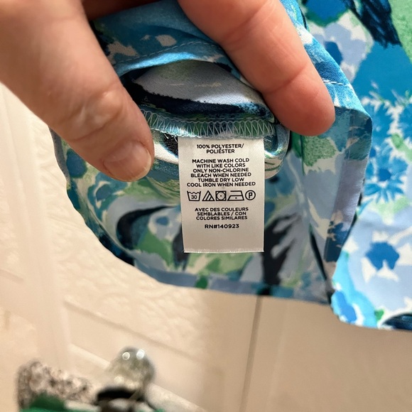 LOFT women’s short sleeve blouse, blue floral | L - Picture 5 of 5